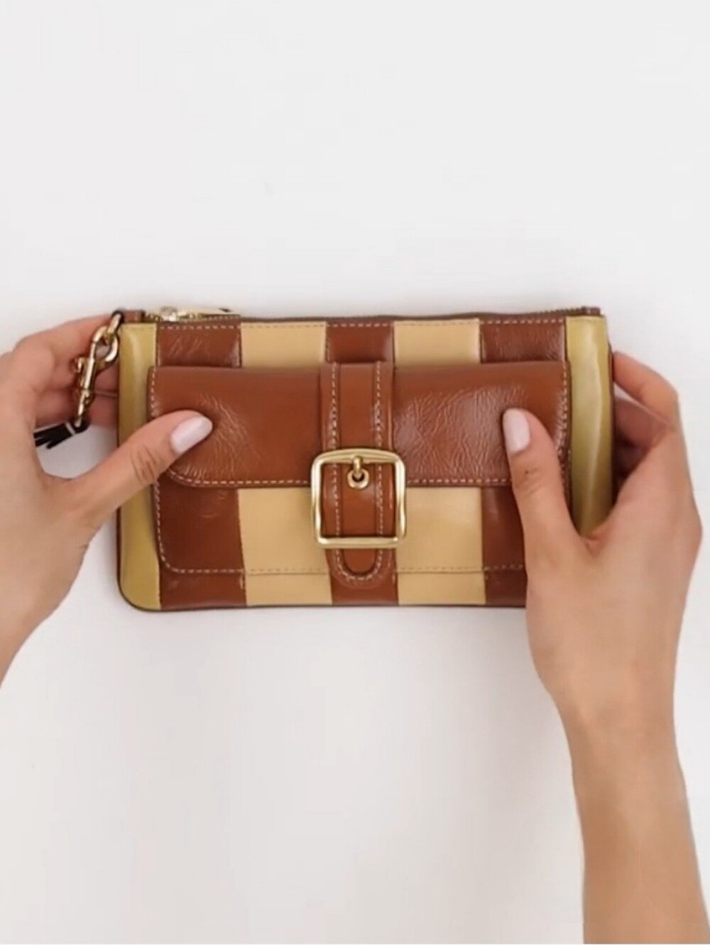 COACH Large Buckle Front Leather Wristlet In Redwood Multi, Gold Hardware, NEW! - Picture 7 of 9